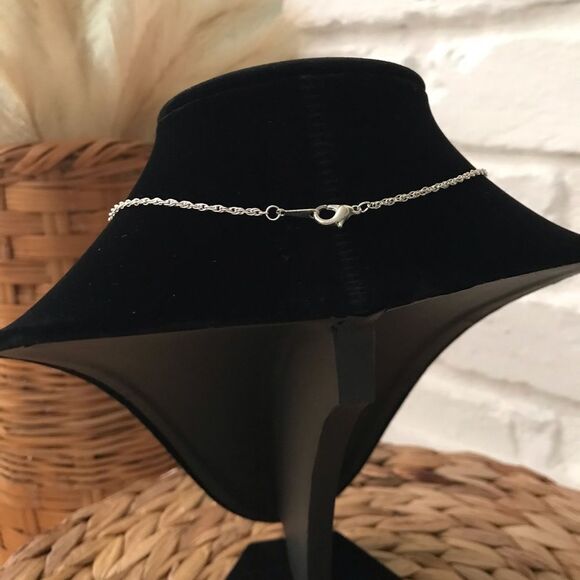 Circle Pendant Necklace - Picture 3 of 4